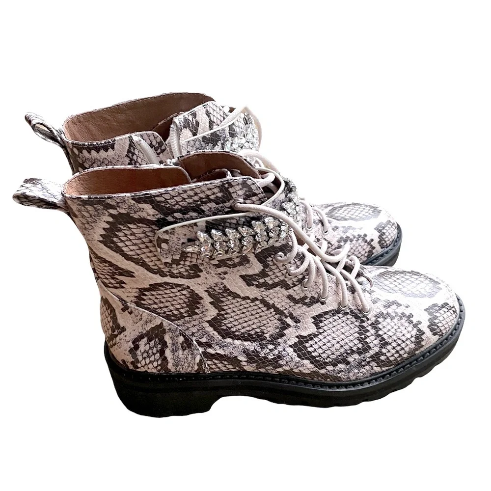 NWOB Antonio Melani Combat Boots - Picture 8 of 8